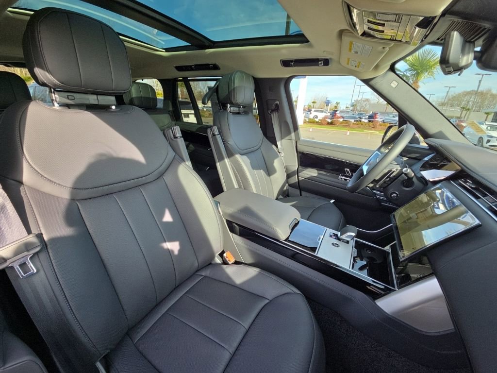New 2026 Land Rover Range Rover Long Wheelbase SE AWD/4WD image 21