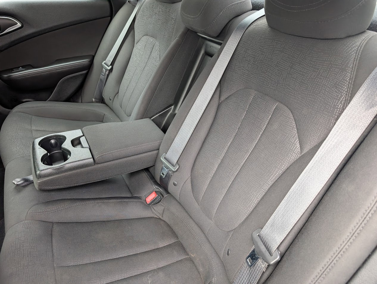 Used 2015 Chrysler 200 Limited w/ Convenience Group image 8