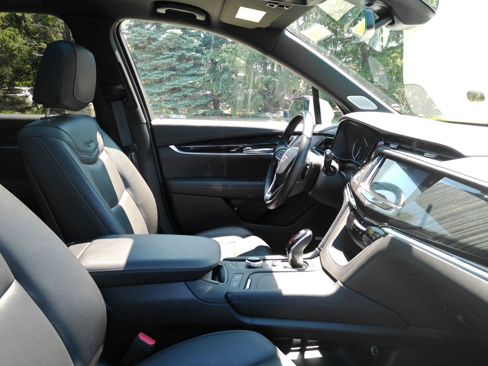 Used 2025 Cadillac XT6 Premium Luxury AWD/4WD image 7