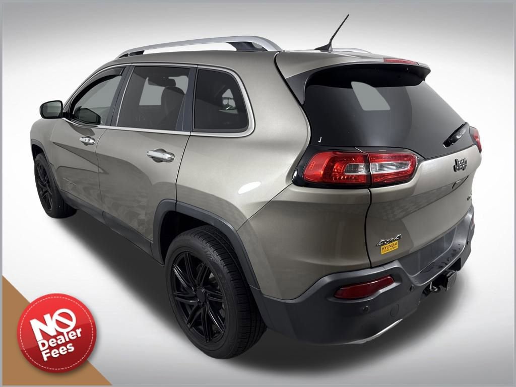Used 2017 Jeep Cherokee Limited w/ Luxury Group image 6