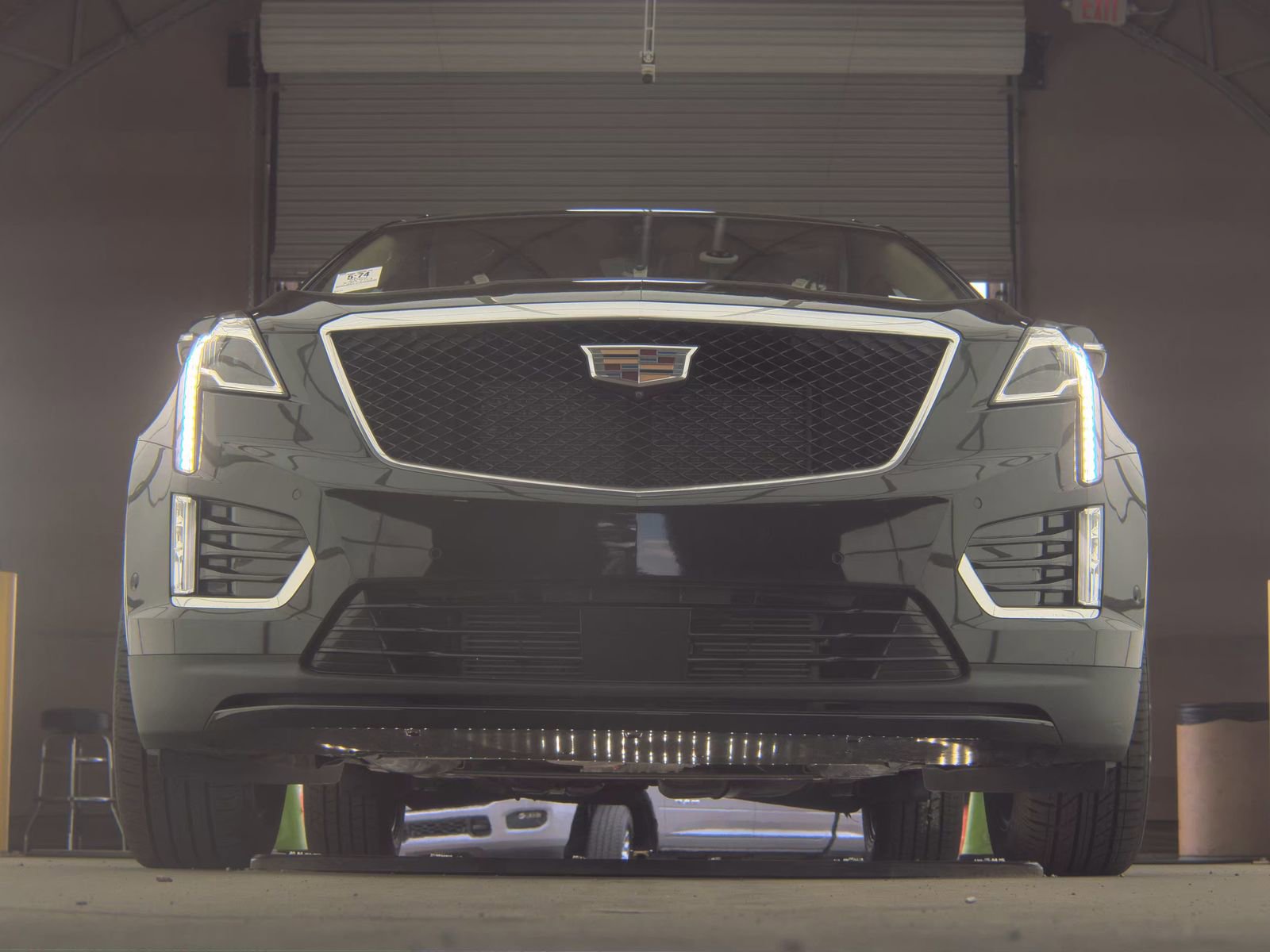 Used 2022 Cadillac XT5 Sportv w/ Platinum Package AWD/4WD image 3