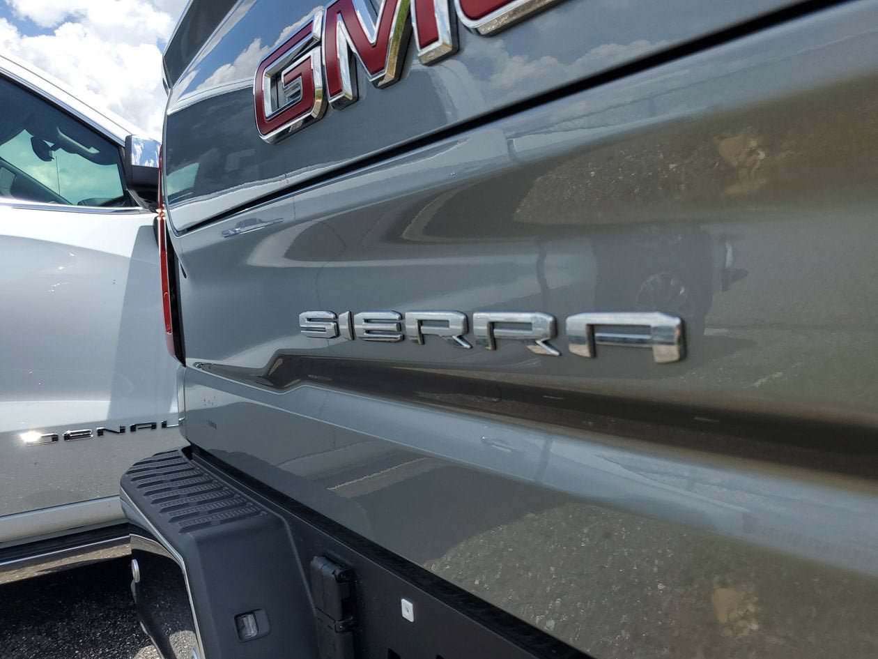 New 2026 GMC Sierra 1500 SLT w/ SLT Premium Plus Package AWD/4WD image 8