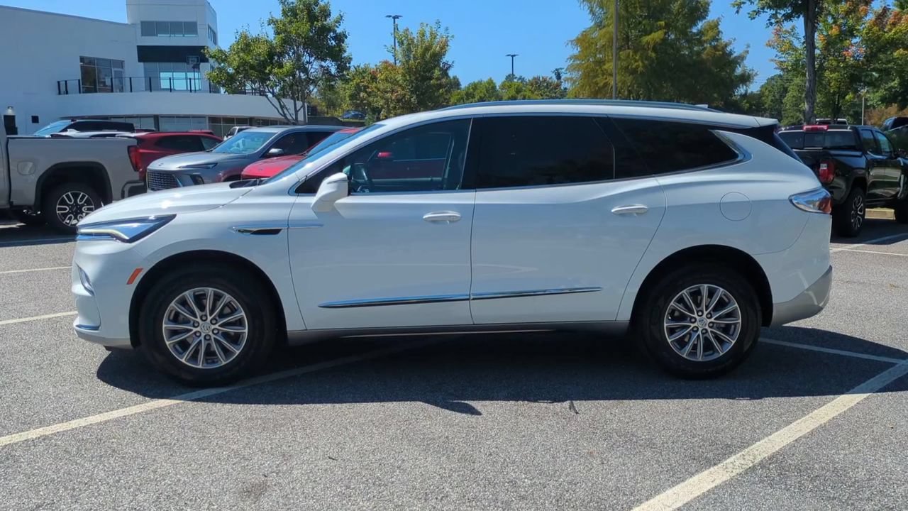 Used 2023 Buick Enclave Essence w/ Trailering Package, 5000 lbs. FWD image 5