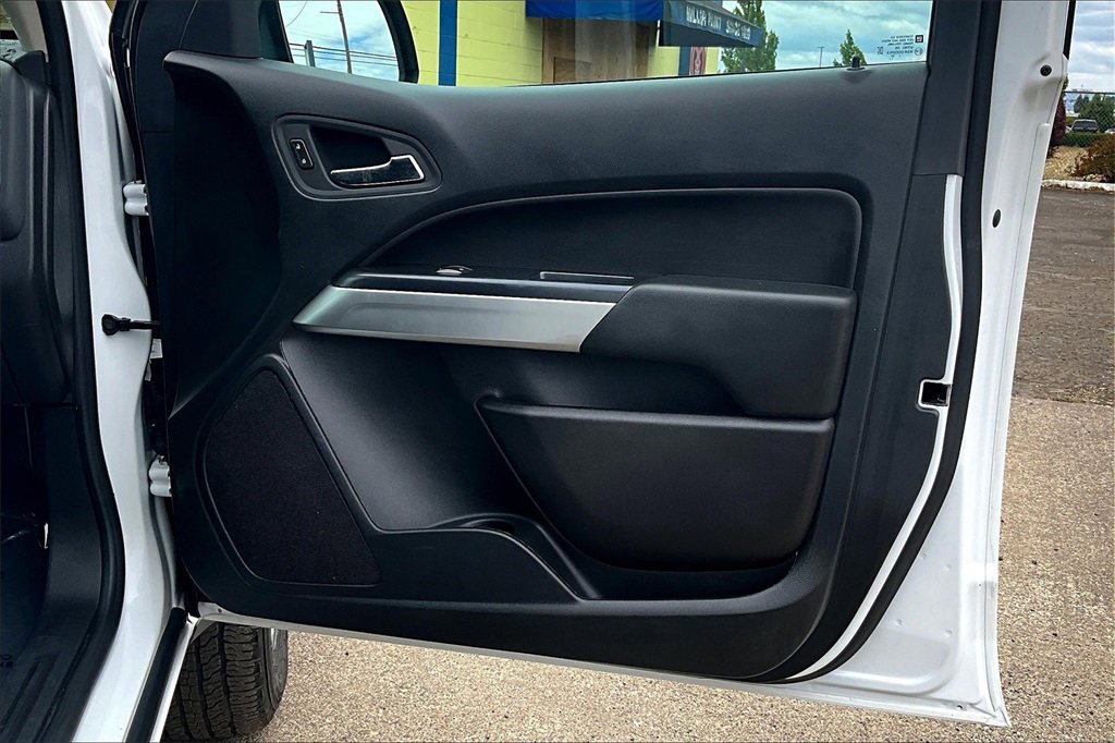 Used 2022 Chevrolet Colorado LT w/ LT Convenience Package image 22