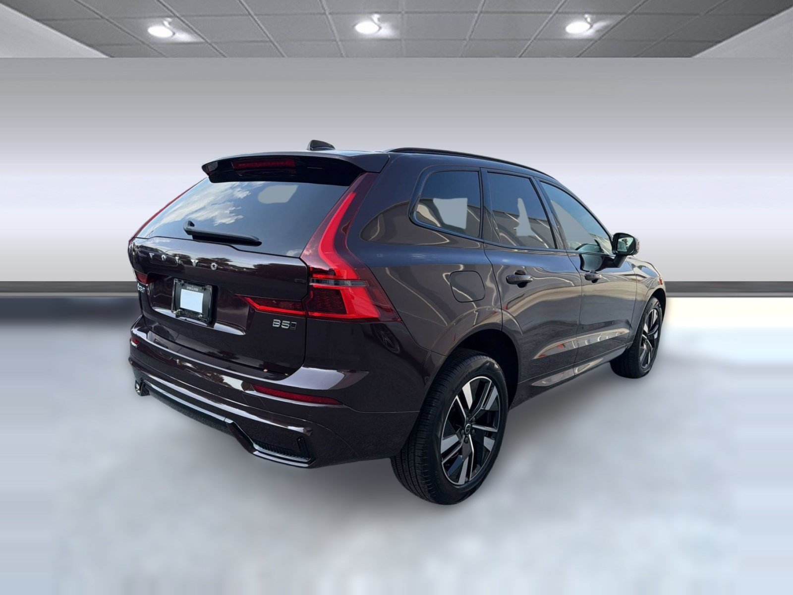 New 2026 Volvo XC60 B5 Plus w/ Climate Package AWD/4WD image 9