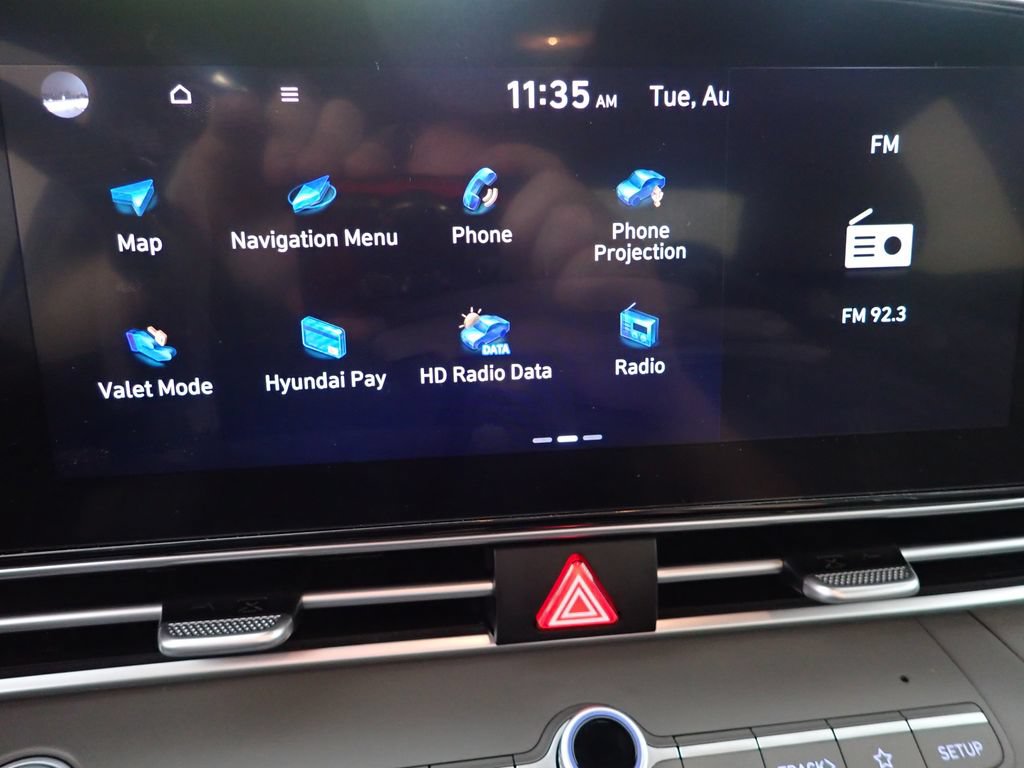Used 2023 Hyundai Elantra SEL w/ Convenience Package FWD image 3