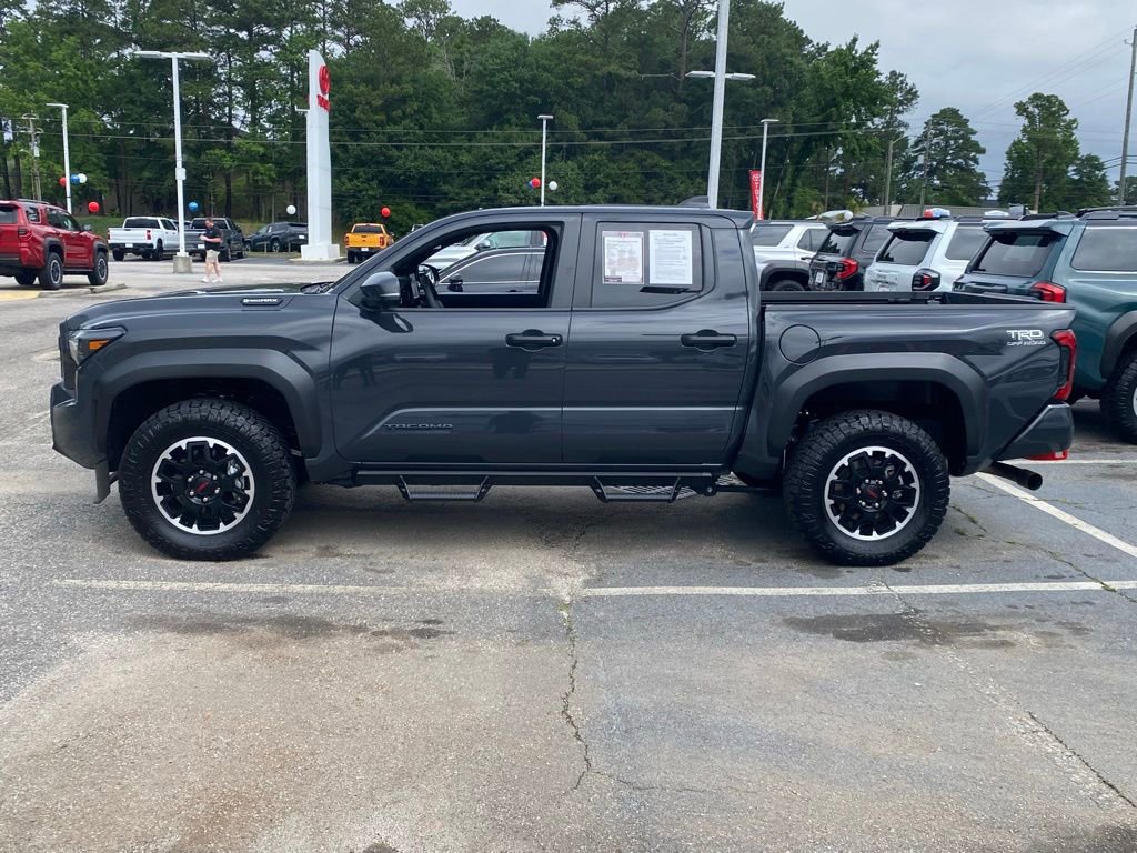 Used 2025 Toyota Tacoma TRD Off-Road w/ TRD Off Road Premium Package AWD/4WD image 4