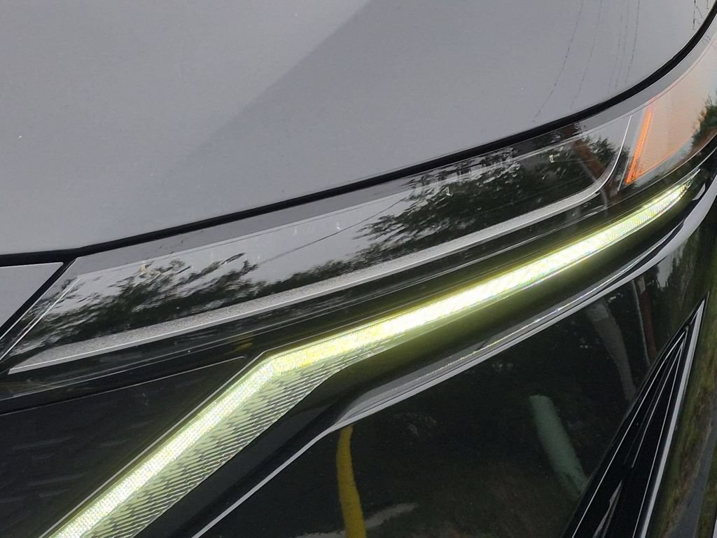 Used 2023 Nissan Ariya FWD image 9