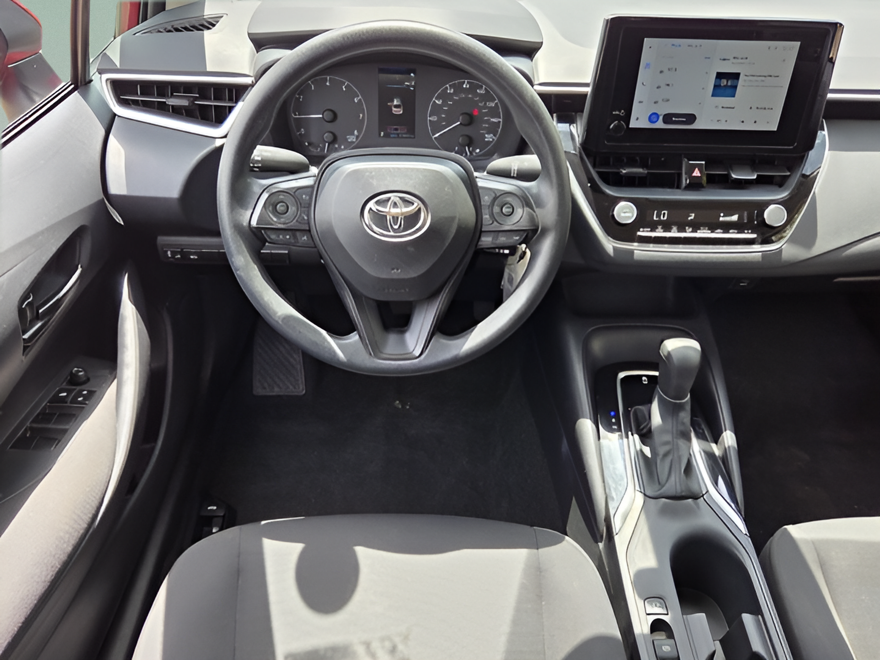 Used 2025 Toyota Corolla LE FWD image 11