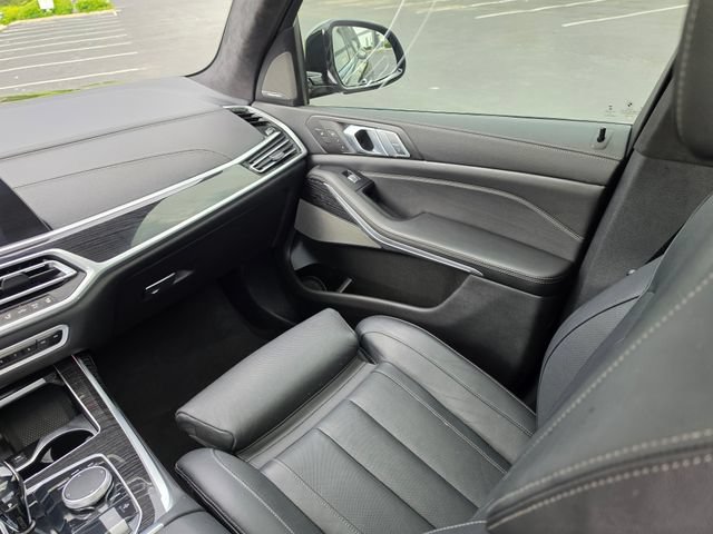Used 2021 BMW X7 M50i AWD/4WD image 36