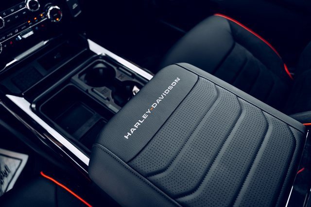 New 2026 Ford F250 Lariat w/ Black Appearance Package image 31