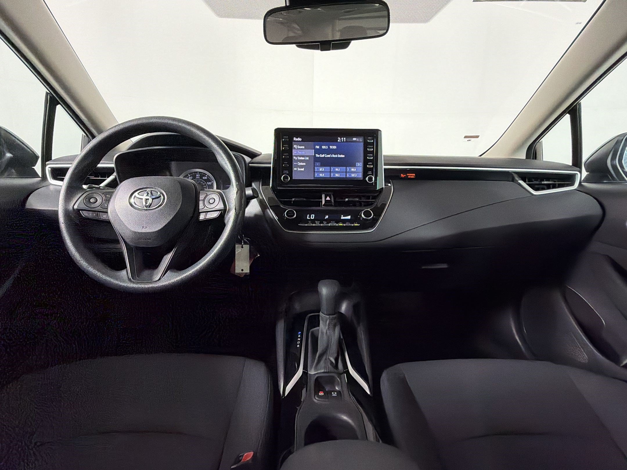 Used 2020 Toyota Corolla LE FWD image 14