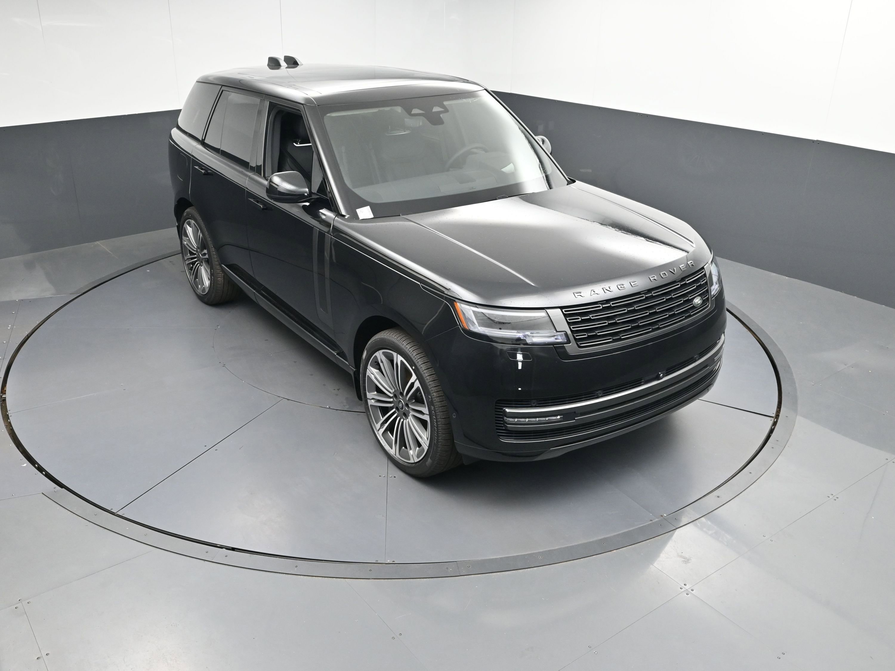 New 2025 Land Rover Range Rover SE image 35