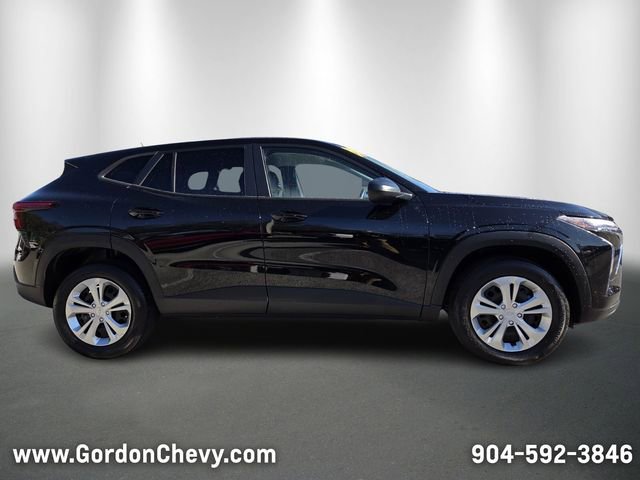 Used 2024 Chevrolet Trax LS image 7