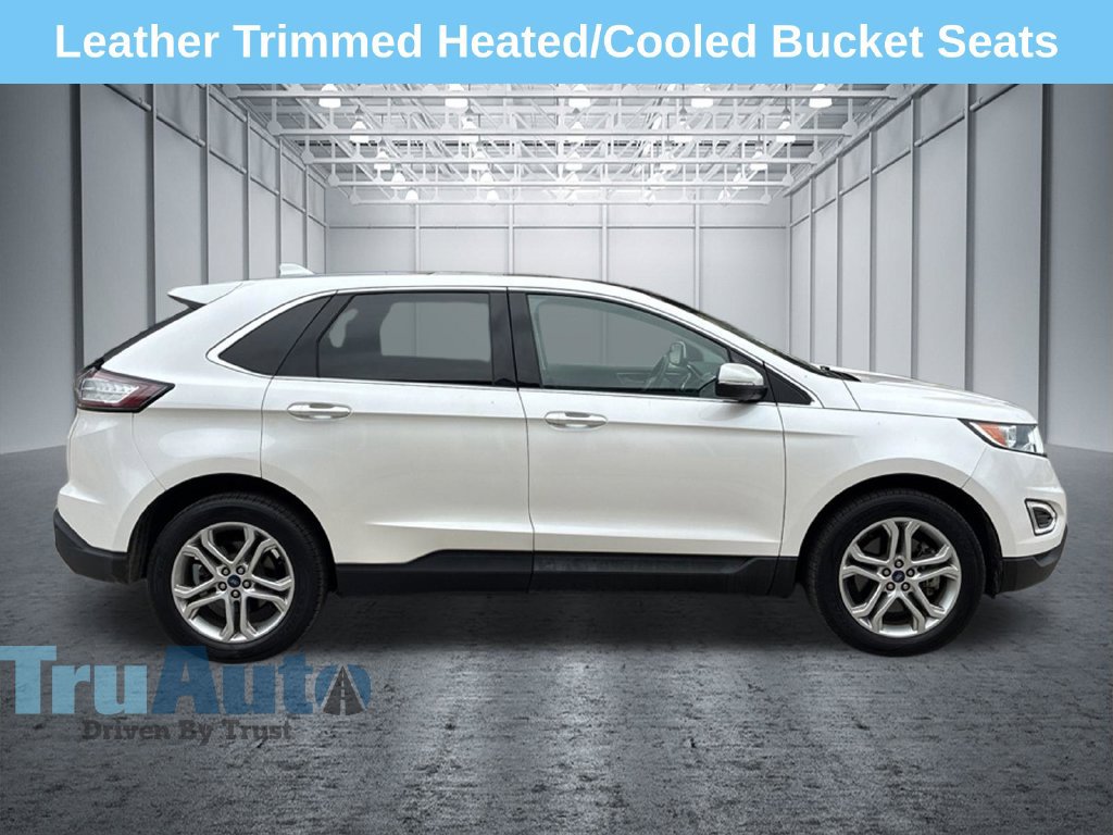 Used 2018 Ford Edge Titanium w/ Equipment Group 301A FWD image 9