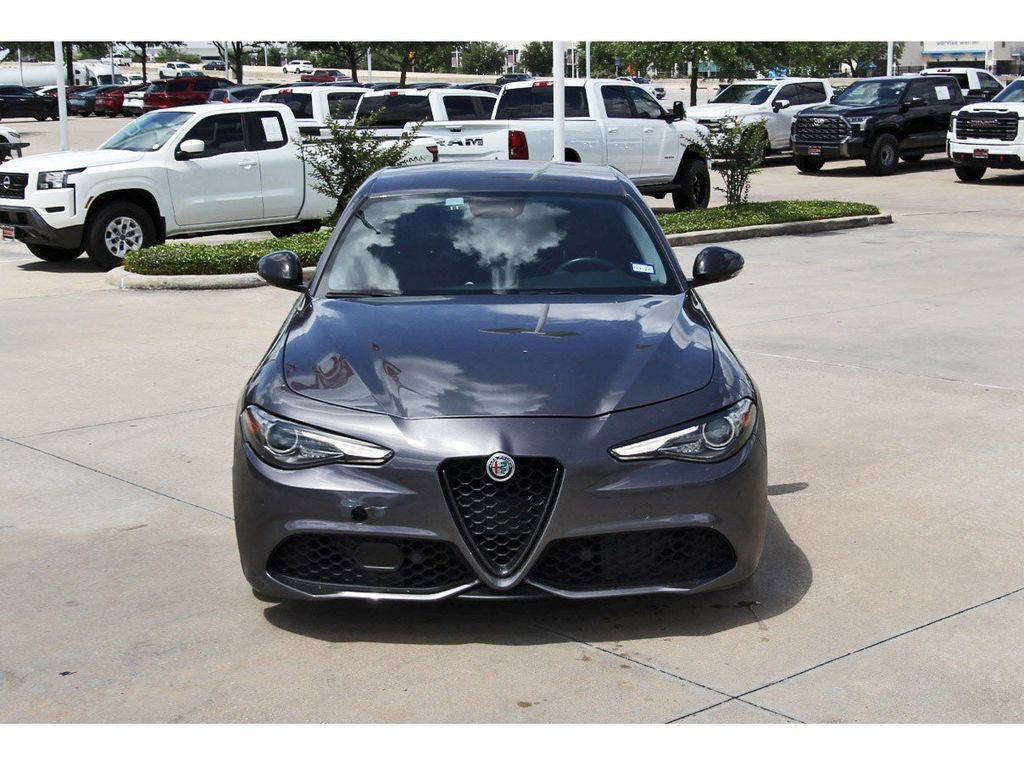 Used 2019 Alfa Romeo Giulia image 8