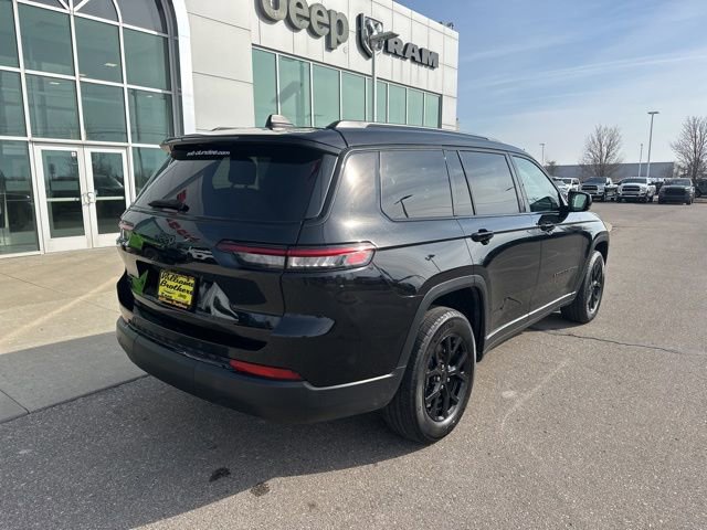 Used 2024 Jeep Grand Cherokee L Laredo image 5