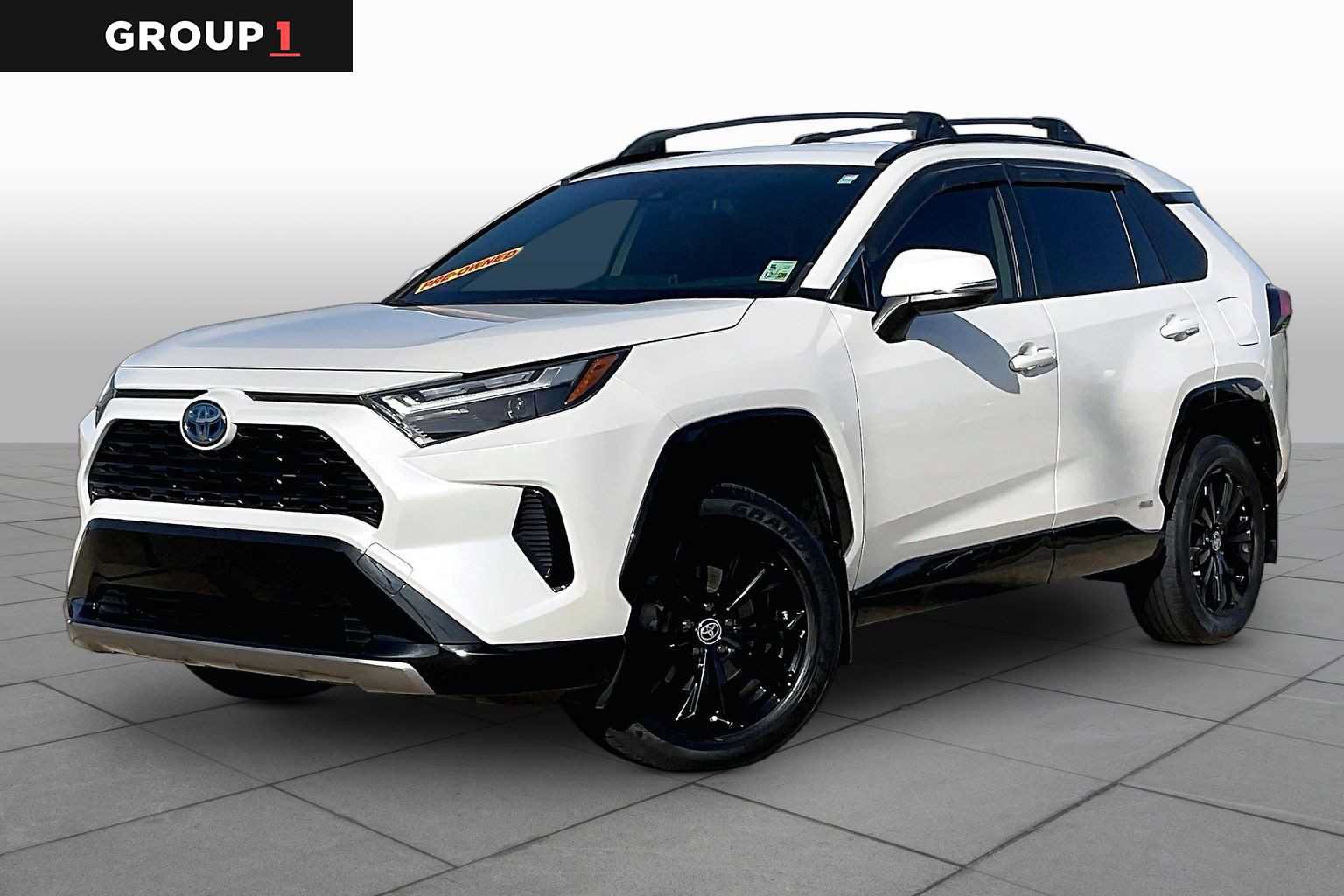 Used 2022 Toyota RAV4 SE AWD/4WD image 1
