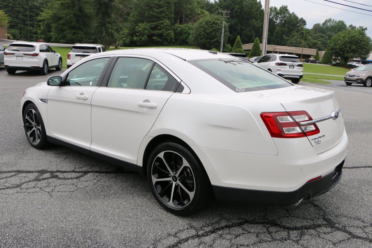Used 2014 Ford Taurus SEL w/ Equipment Group 201A FWD image 3