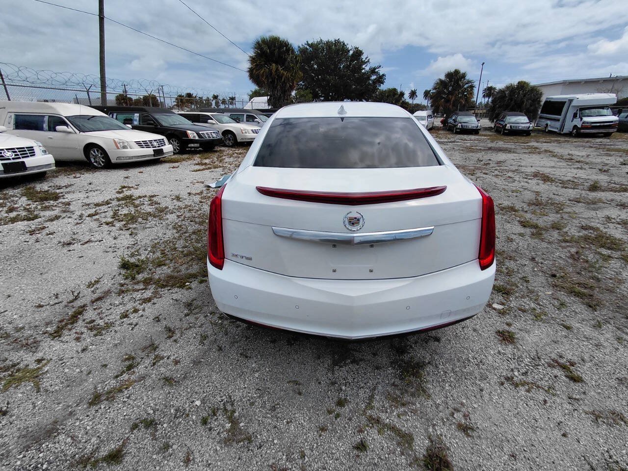 Used 2015 Cadillac XTS Limousine FWD image 3