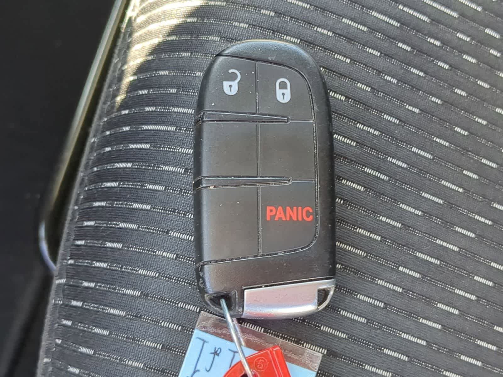 Used 2019 Dodge Journey SE FWD image 33