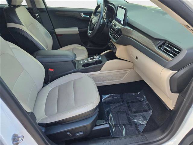 Used 2020 Ford Escape Titanium image 18