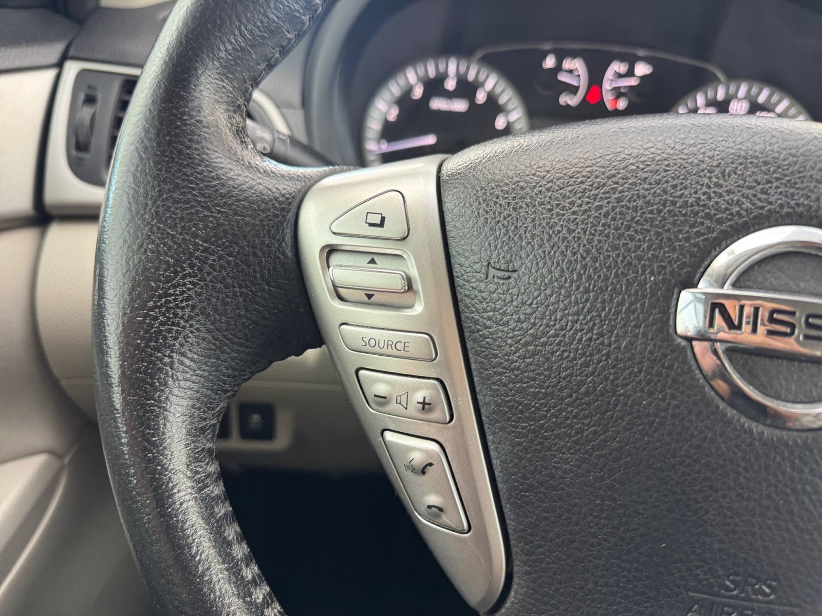 Used 2015 Nissan Sentra SV FWD image 22