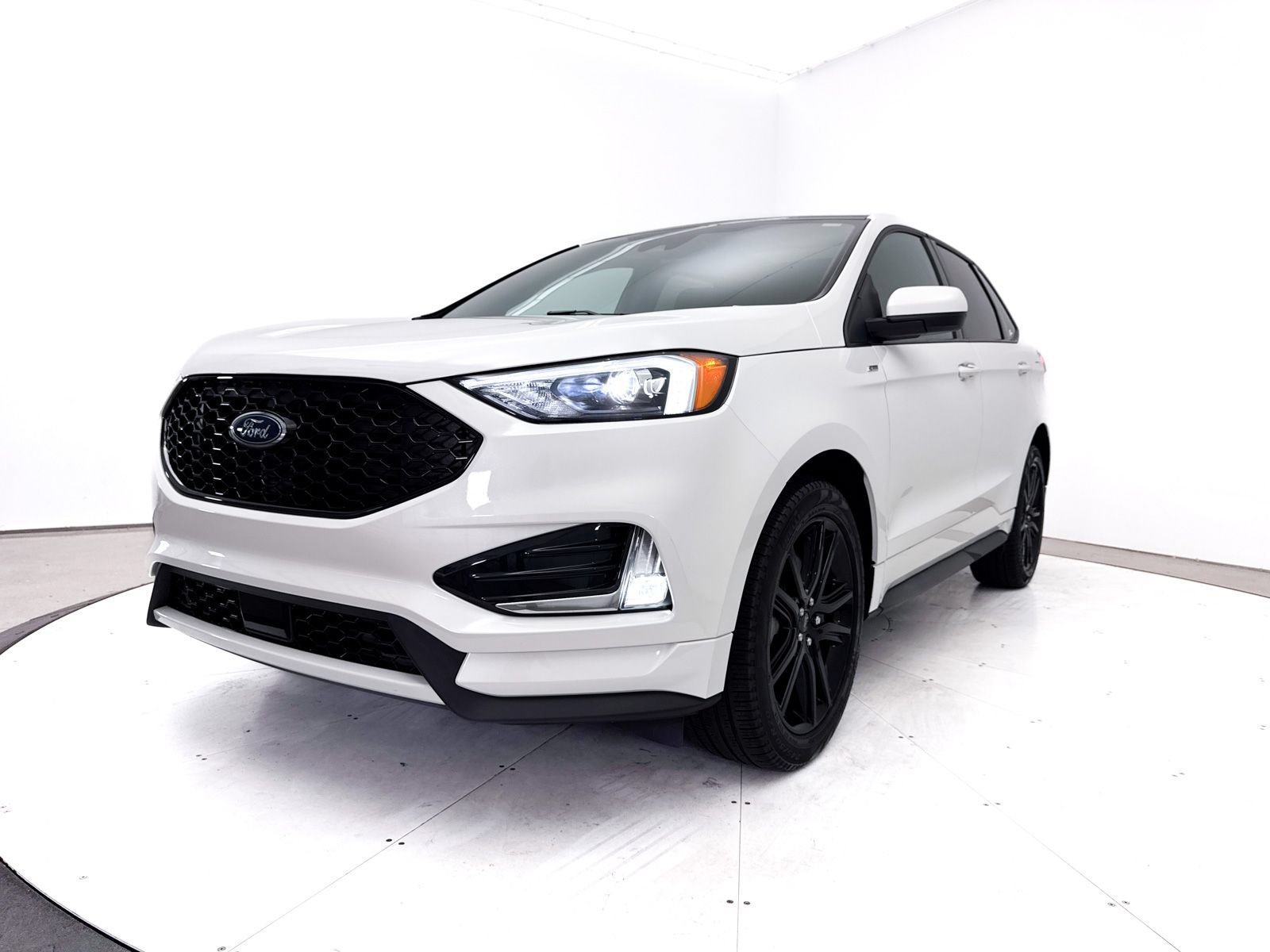 Used 2023 Ford Edge ST-Line AWD/4WD image 13