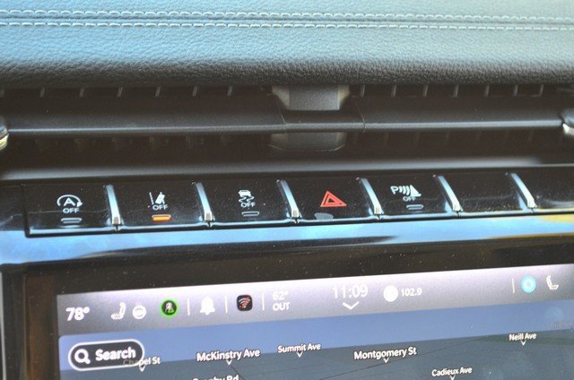 Used 2023 Jeep Grand Cherokee Limited image 31