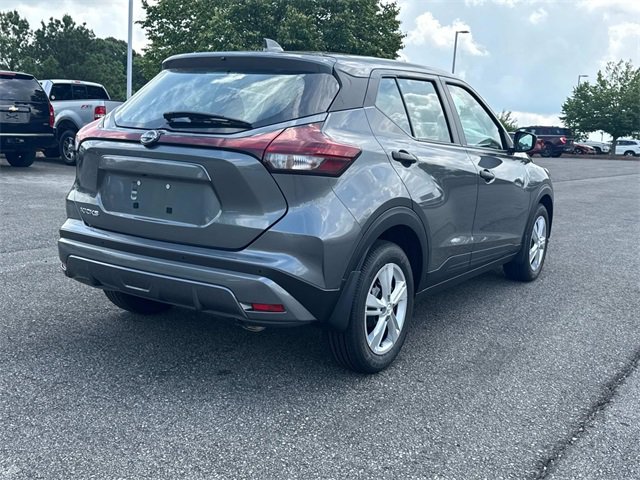 New 2025 Nissan Kicks Play S image 4