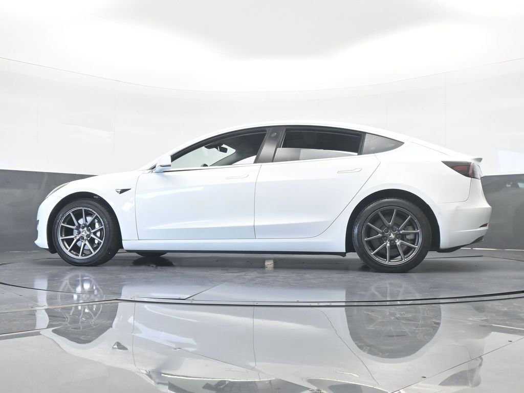 Used 2019 Tesla Model 3 Standard Range Plus image 55