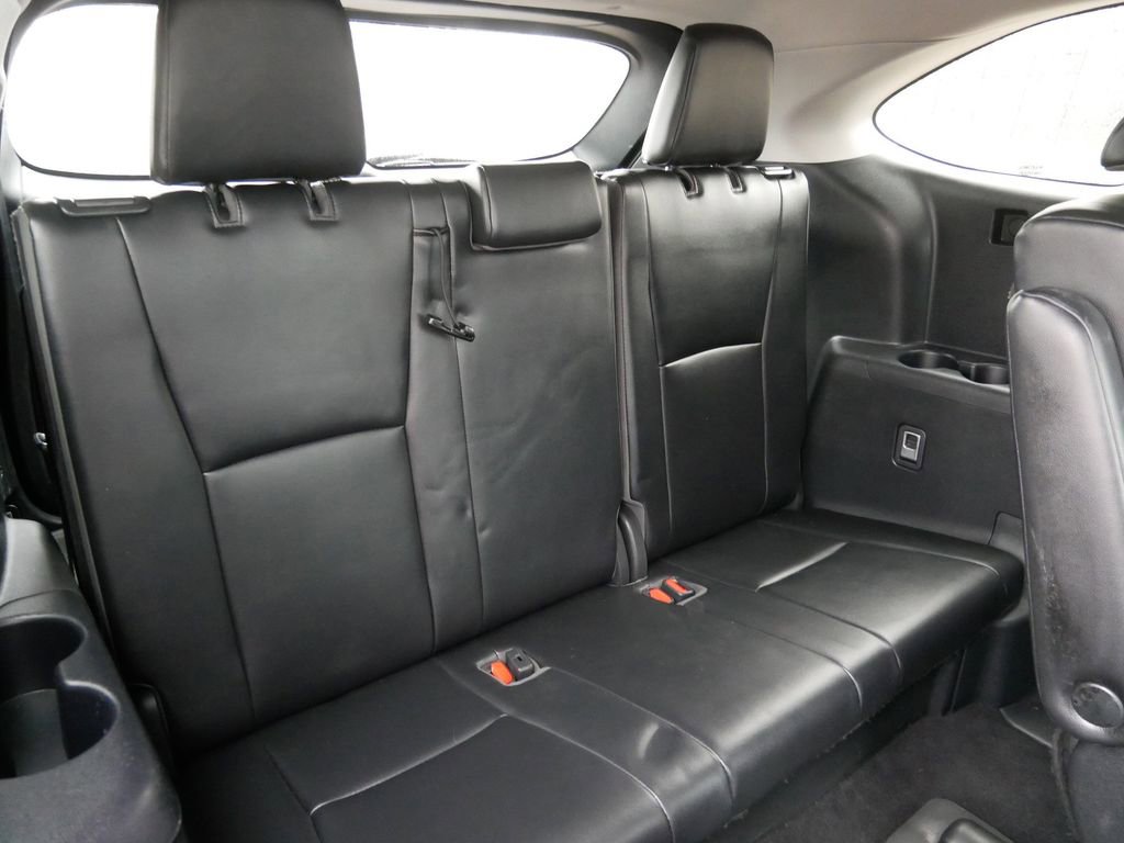 Used 2021 Toyota Highlander XLE image 28