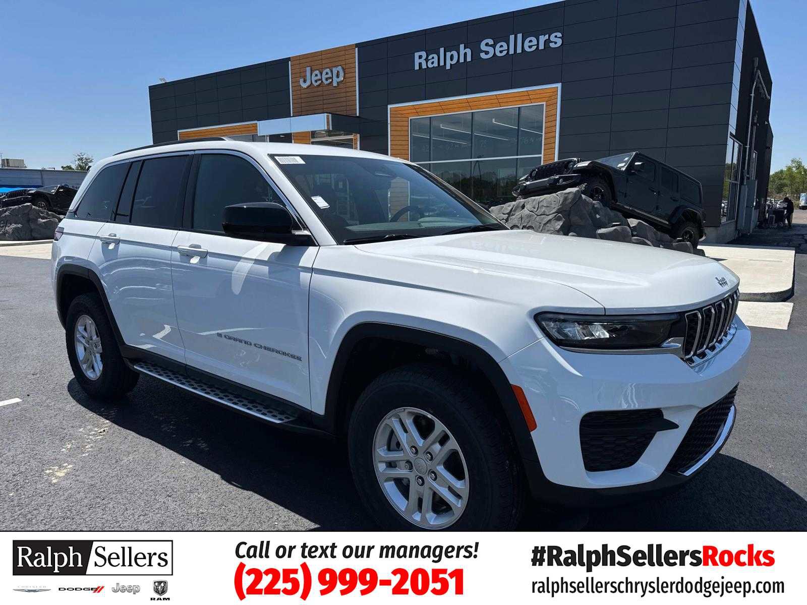 New 2025 Jeep Grand Cherokee Laredo w/ Trailer Tow Package
