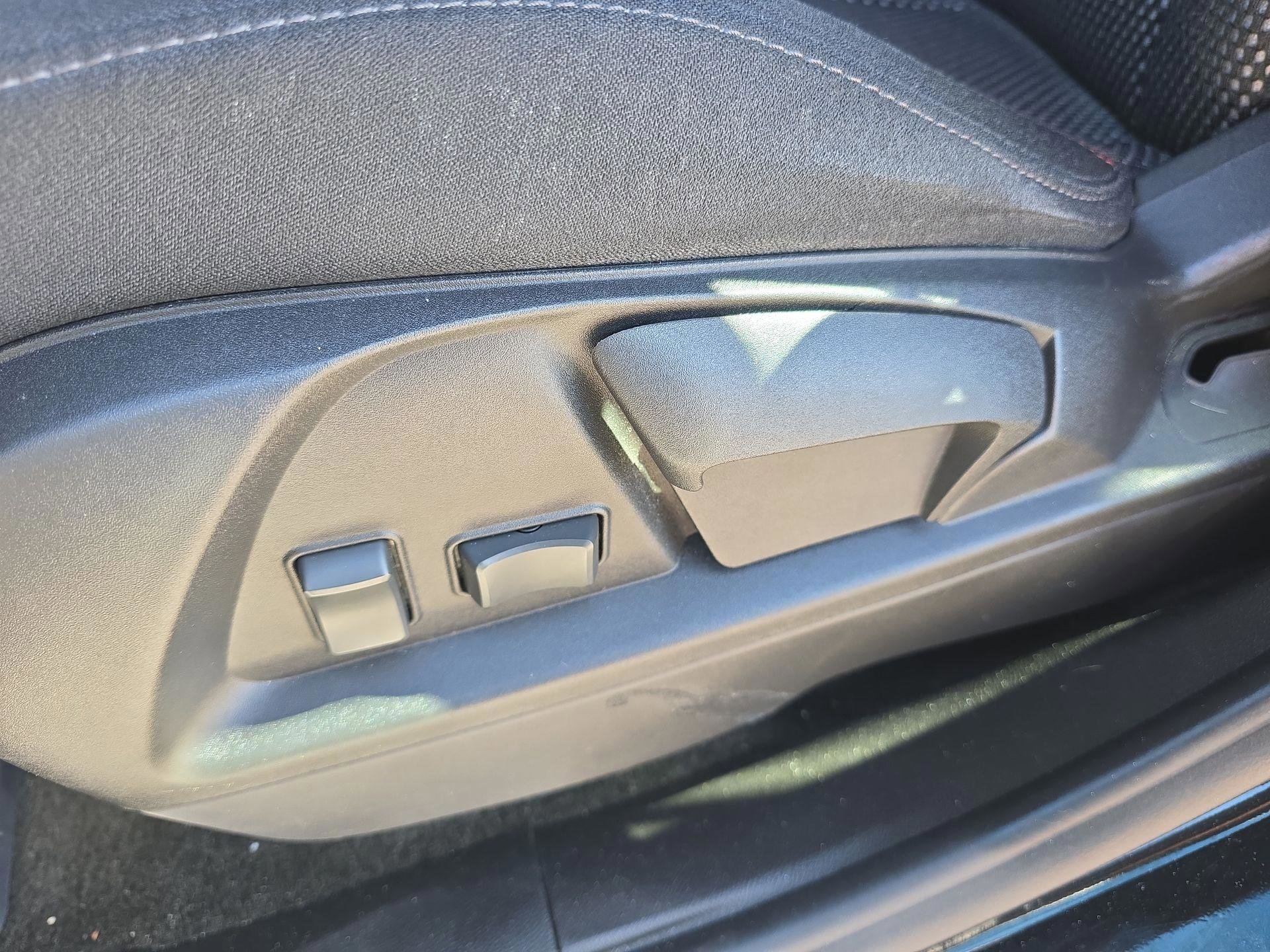 Used 2017 Chevrolet Equinox LS image 23