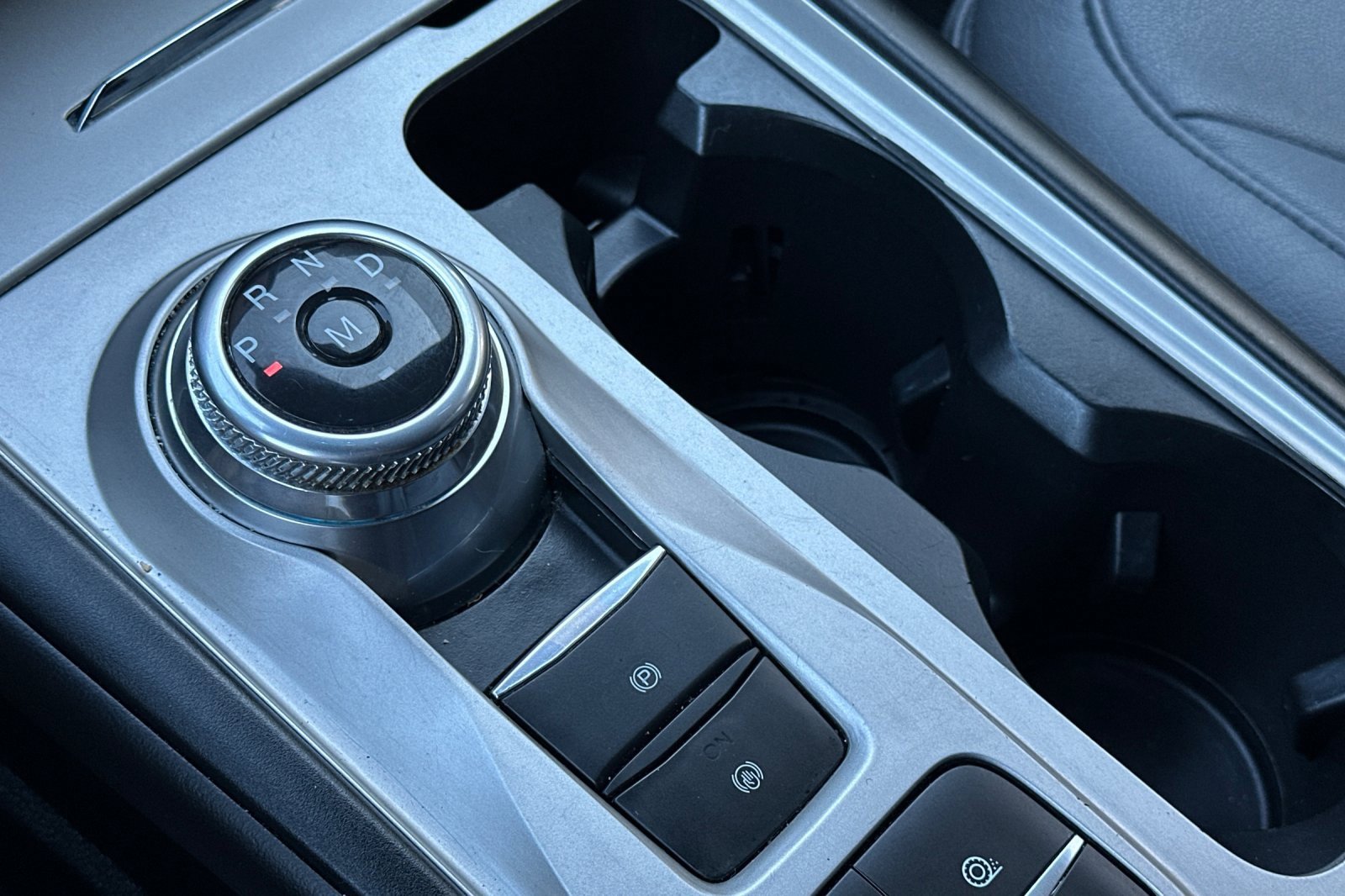 Used 2020 Ford Explorer XLT image 29