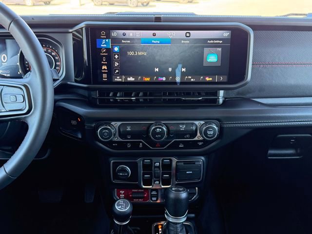 Used 2025 Jeep Wrangler Unlimited Rubicon AWD/4WD image 29