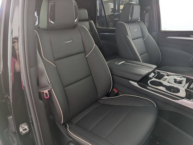 New 2026 Cadillac Escalade Luxury w/ Touring Package AWD/4WD image 36