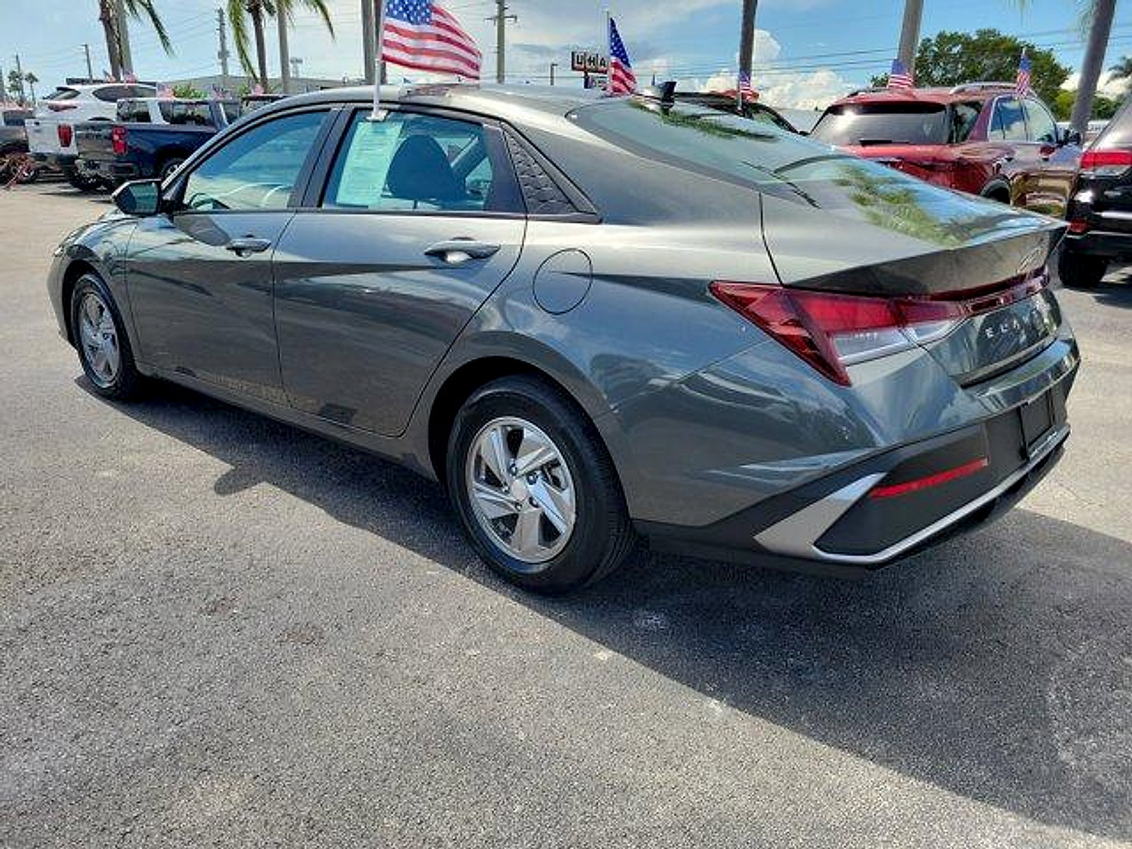 Used 2026 Hyundai Elantra SE FWD image 5