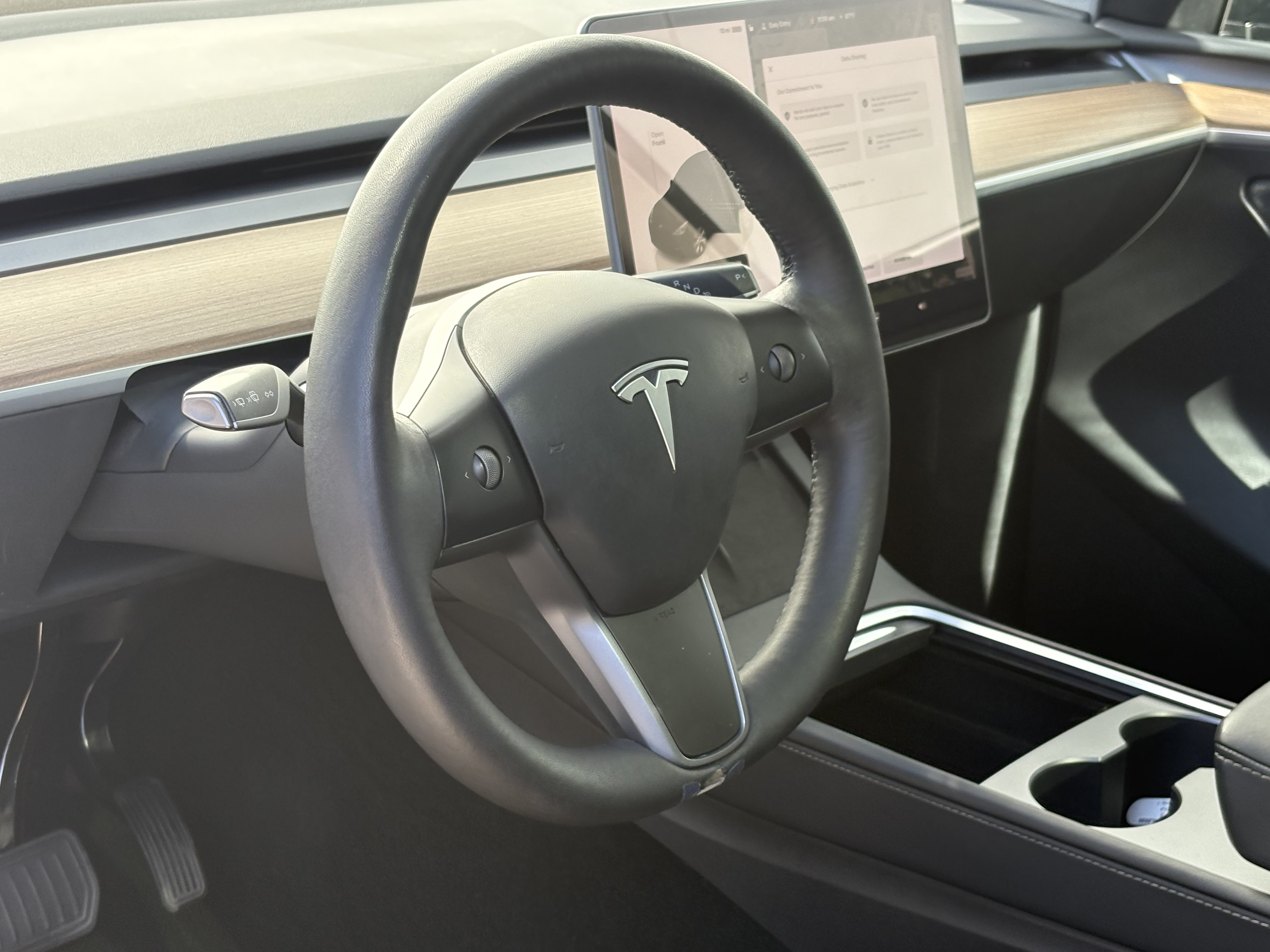 Used 2024 Tesla Model Y Long Range AWD/4WD image 16