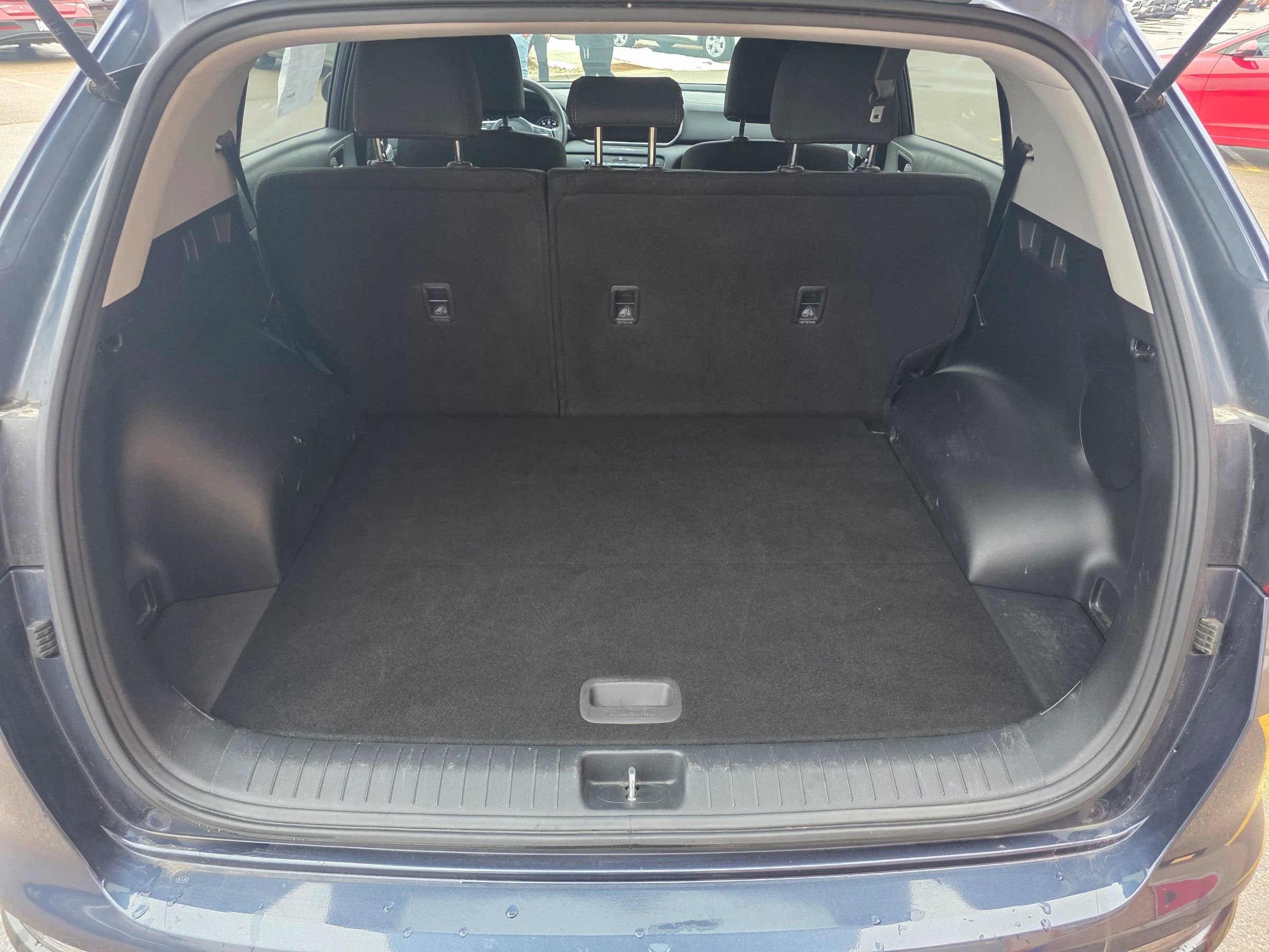 Used 2022 Kia Sportage LX image 6