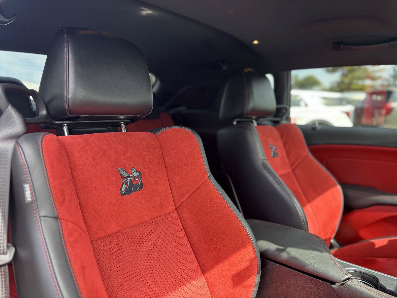 Used 2017 Dodge Challenger R/T Scat Pack w/ Leather Interior Group RWD image 18