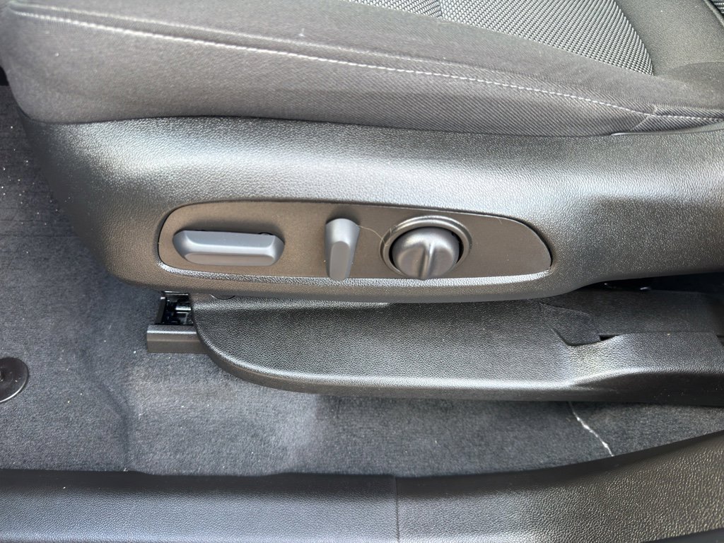 Used 2023 Chevrolet Traverse LT w/ LPO, Floor Liner Package image 16