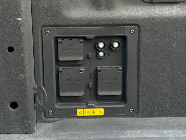 Used 2022 Ford F150 Lightning Platinum image 12