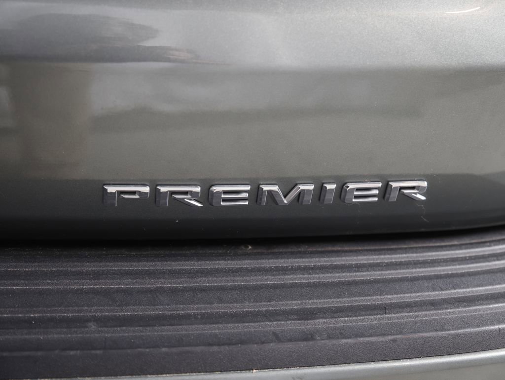 Used 2023 Chevrolet Suburban Premier image 12