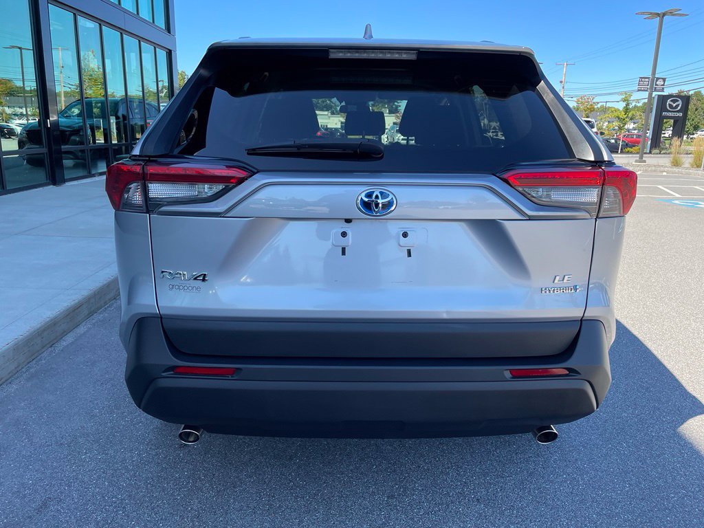 Used 2021 Toyota RAV4 LE w/ Carpet Mat Package (TMS) AWD/4WD image 5