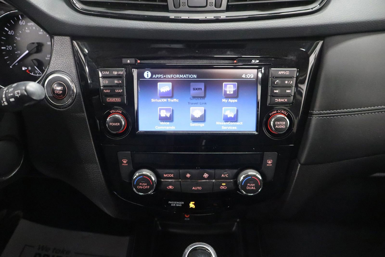 Used 2017 Nissan Rogue SL w/ SL Premium Package AWD/4WD image 25