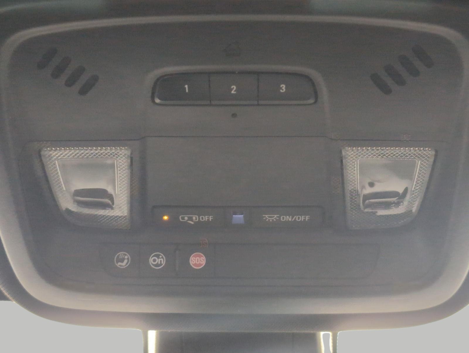 Used 2023 Chevrolet Traverse LT AWD/4WD image 19