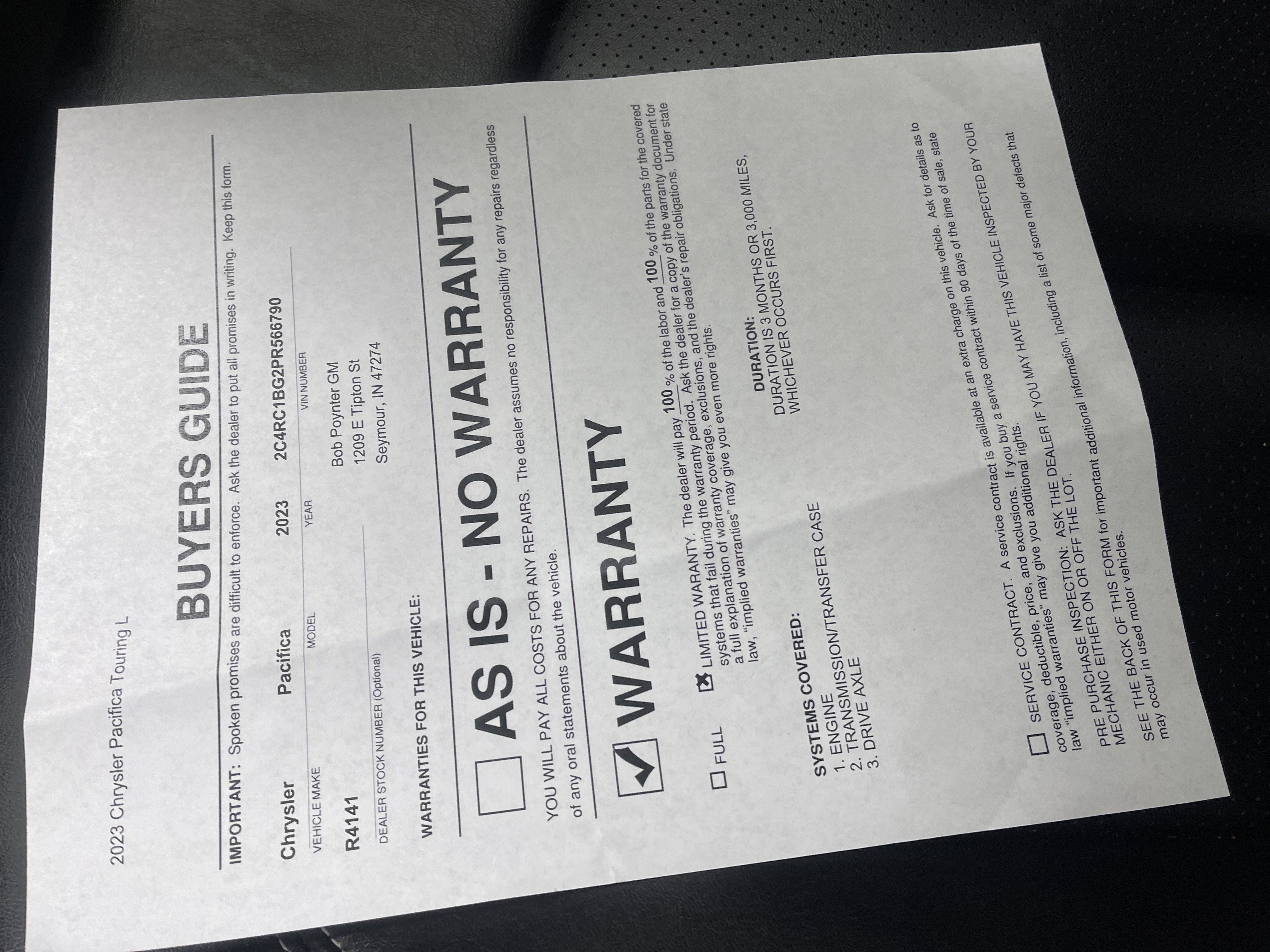 Used 2023 Chrysler Pacifica Touring-L image 28