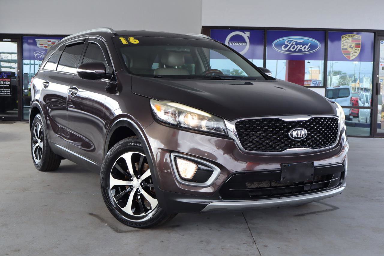 Used 2016 Kia Sorento EX image 2