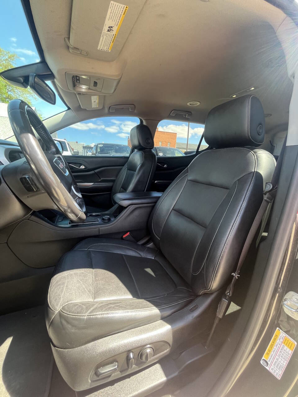 Used 2018 GMC Acadia SLT image 15